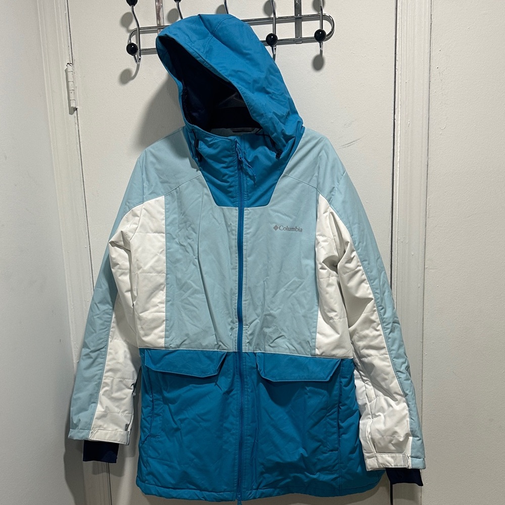 Columbia Teal and White Insulated Coat